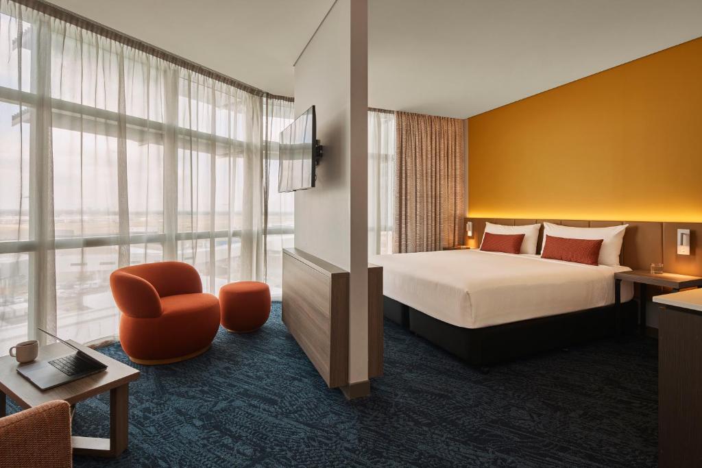 Travel Proud Rydges Sydney Airport Hotel - Suite Reale