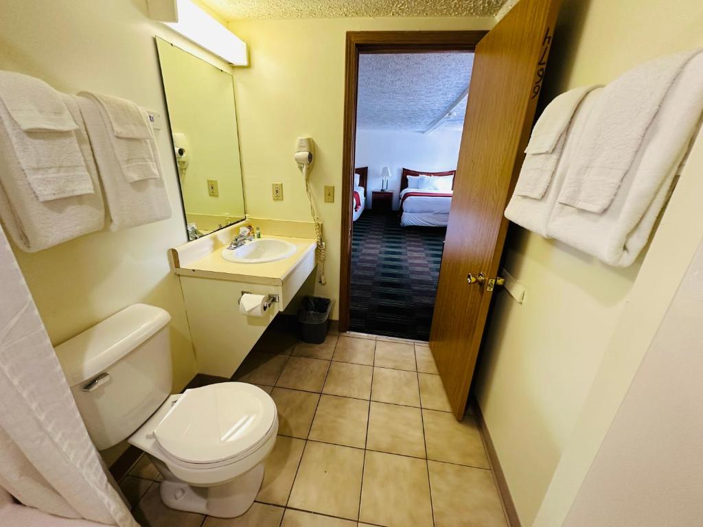Quality Lodge - Cedar Point Area - Familia