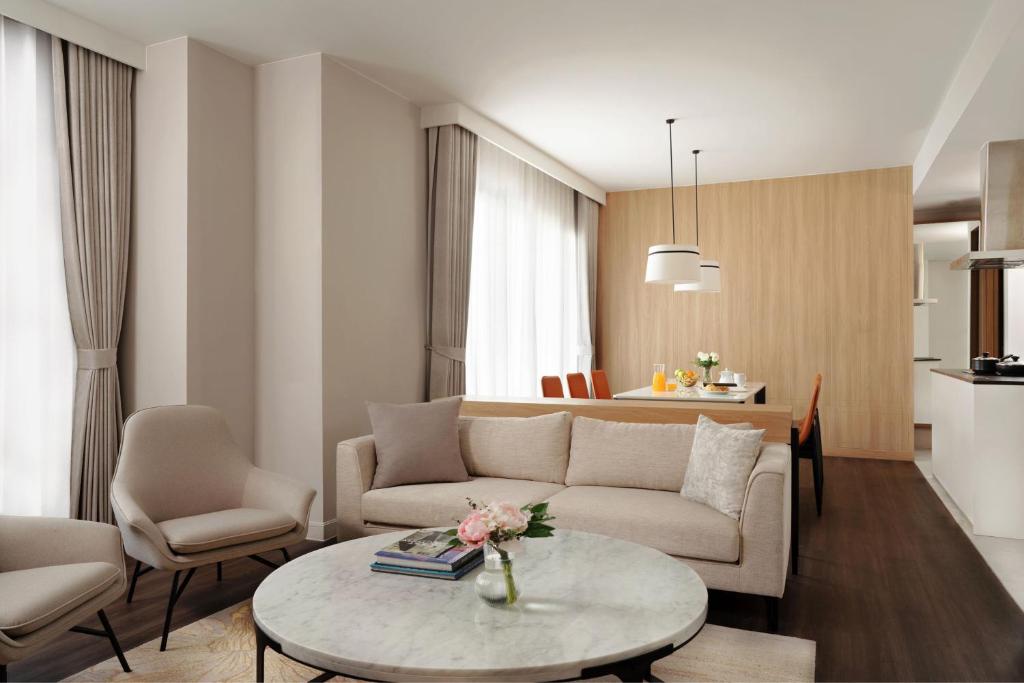 
Two-Bedroom Apartment with One King Bed and One Double Bed
