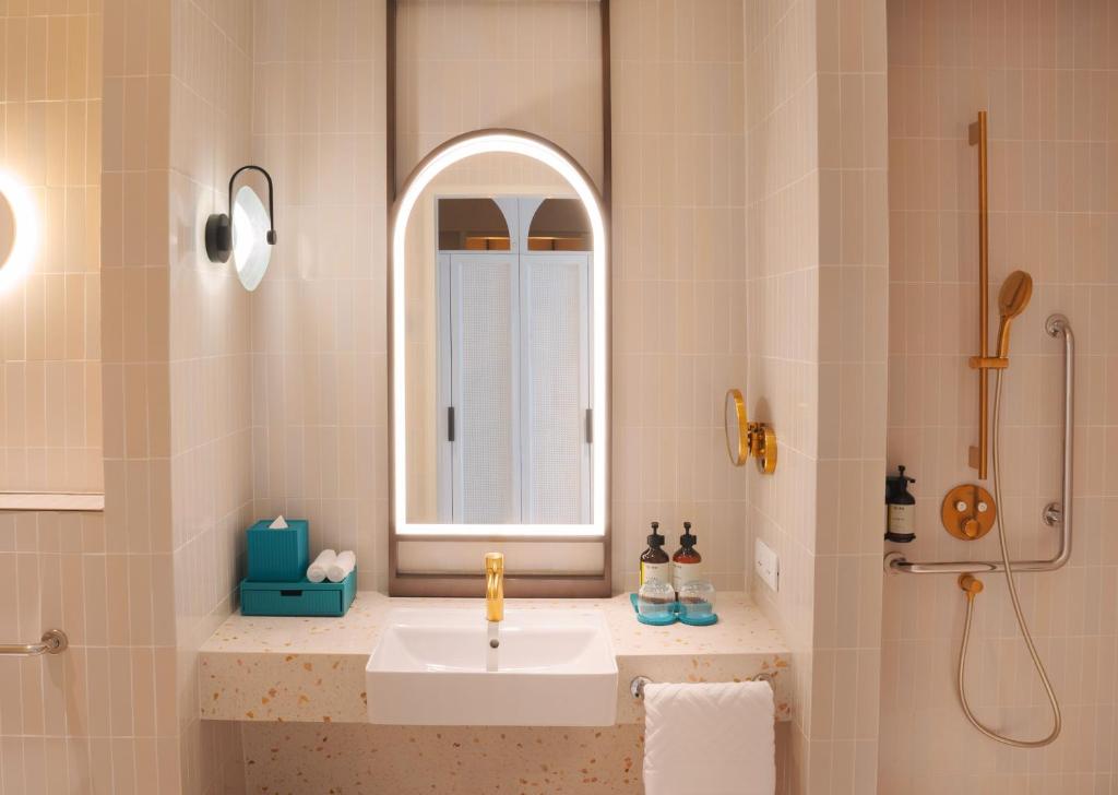 La Festa Phu Quoc, Curio Collection By Hilton - 15