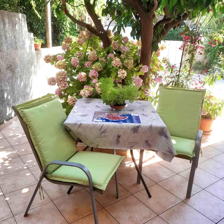 Giardino di AVA Studio apartment and Room