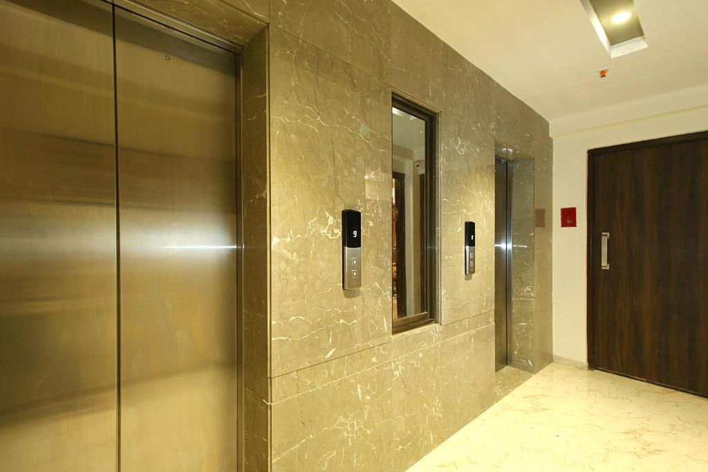 Mumbai House Luxury Apartments Santacruz East, Mumbai - Luxury Apartment