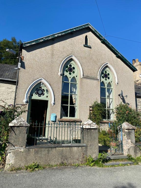 Το κτήριο όπου στεγάζεται  η παραθεριστική κατοικία