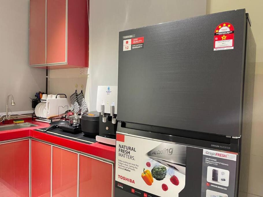 Heliconia Design Home With Pool BBQ KTV JB AEON Tebrauにあるキッチンまたは簡易キッチン