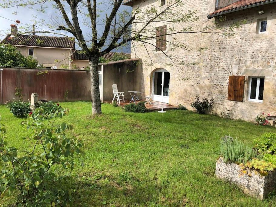 Photo de la galerie de l'établissement Maison de campagne, tout confort, à Romagne