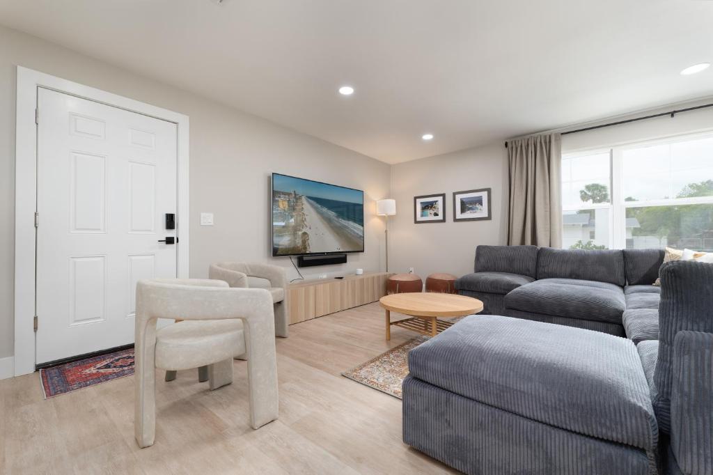 Be A Nomad - Just Renovated - Pool House, Jacksonville Beach (updated ...
