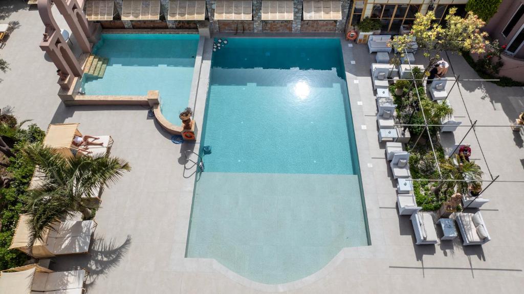 Bazén v ubytování Orpheas Resort Hotel (Adults Only) nebo v jeho okolí