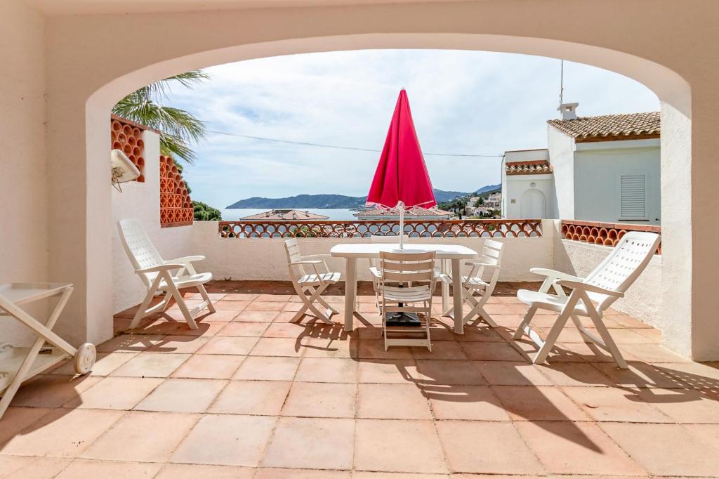Fotografia z galérie ubytovania La FarellaComa 66 Apartamento con piscina comm v destinácii Girona