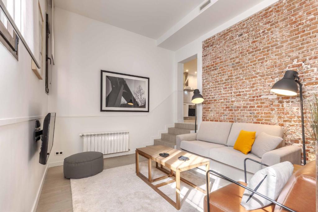 Apolo en Madrid - Three-Bedroom Apartment Loft