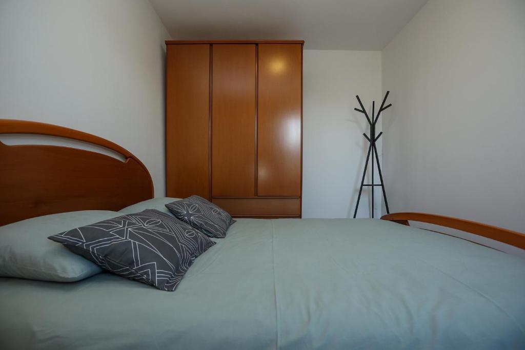 Postel nebo postele na pokoji v ubytování Exceptional Apartment Juniper, FIRST ROW TO THE SEA