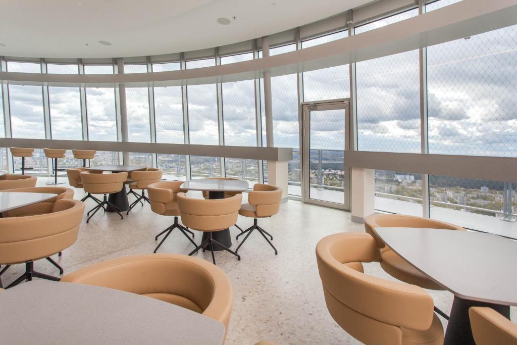 Restaurace v ubytování Vilnius TV Tower Apartments DEBESYS