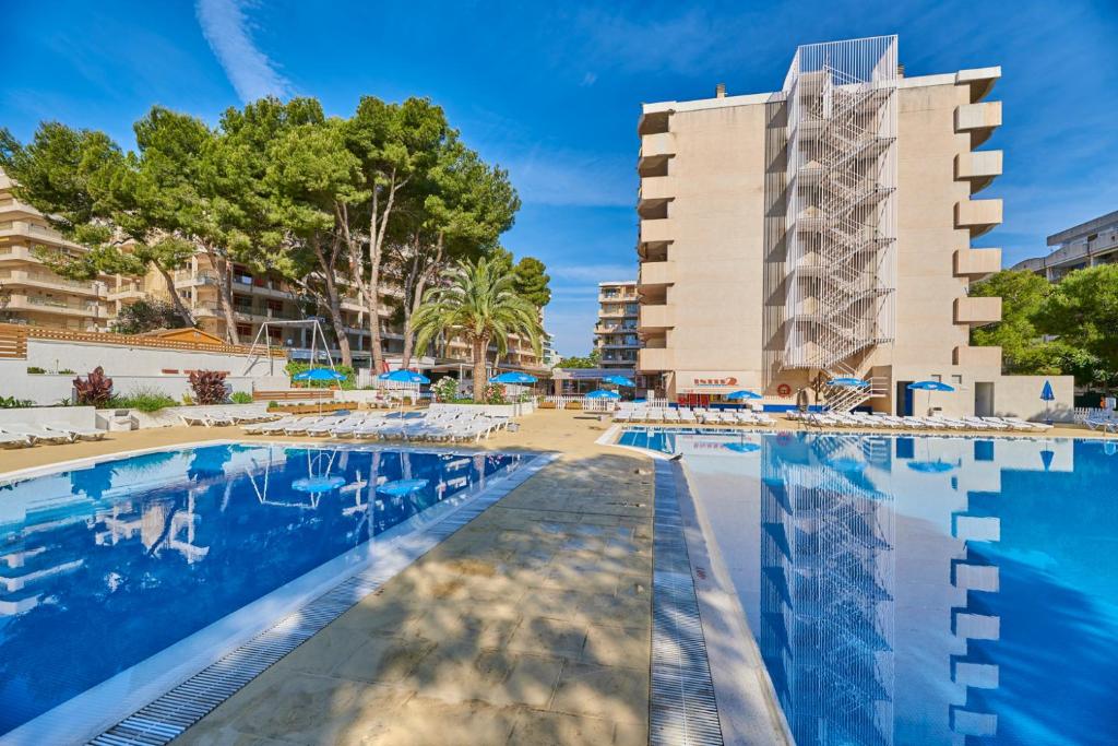 Piscine de l'établissement Inter 2 ou située à proximité