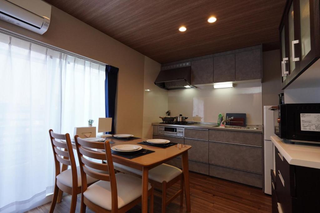 Kuromon Royal Ueno Apartment