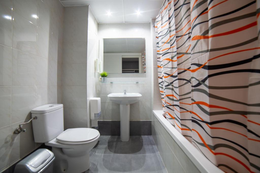 Salle de bains dans l'établissement Inter 2