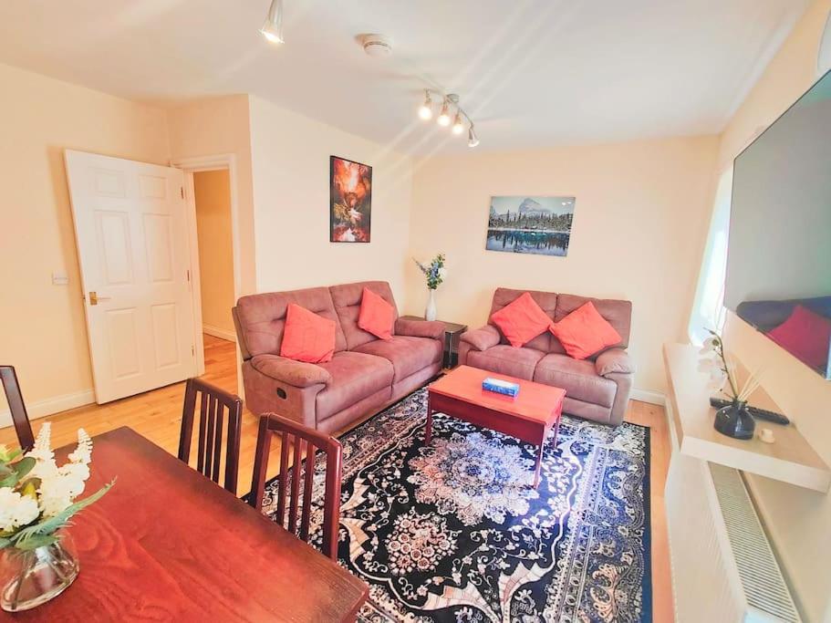 Posezení v ubytování 2 Bed Flat,Sleeps 4,Wifi,Near Cabot Circus,BRI 1mi