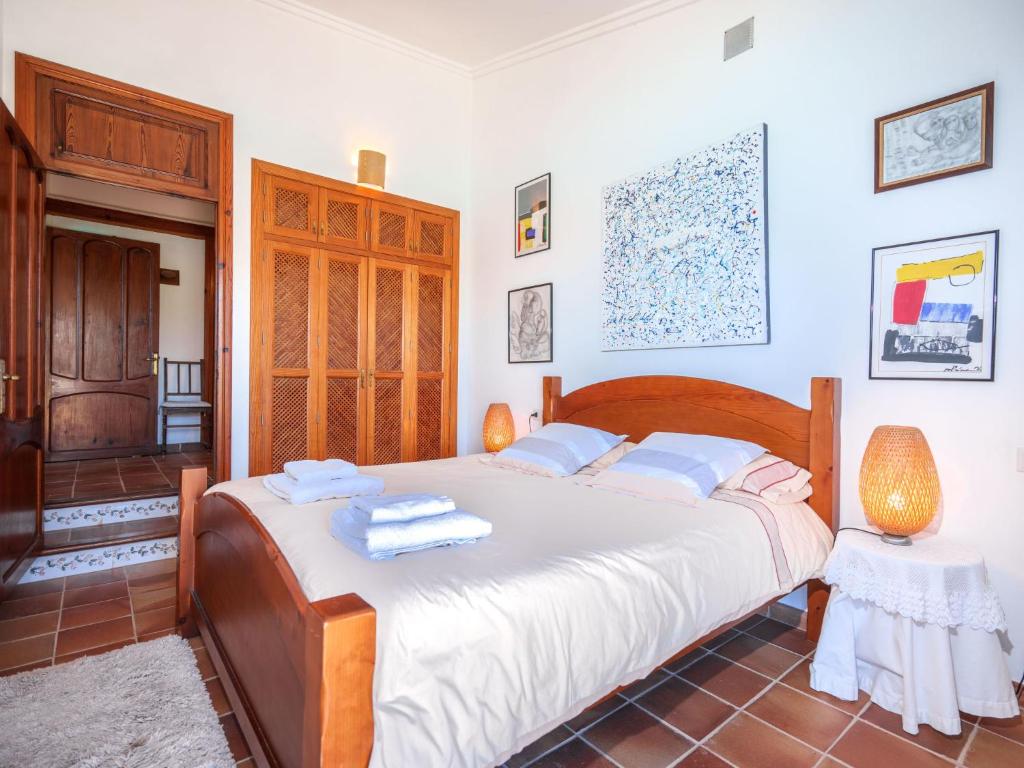 Postel nebo postele na pokoji v ubytování Holiday Home Cala Mendia Sea Views by Interhome