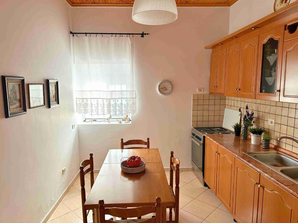 Kuhinja ili čajna kuhinja u objektu Kalderimi View House