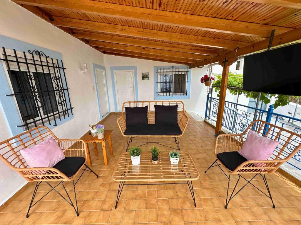Fotografija u galeriji objekta Kalderimi View House u gradu Dermi