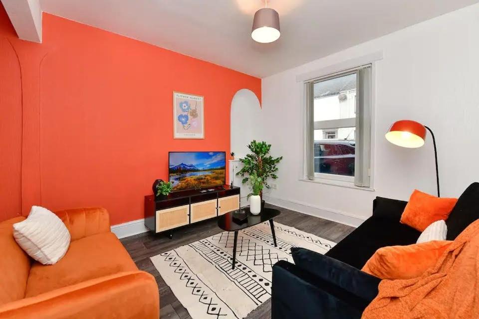 Holiday home Vincent Street House by Tŷ SA, Swansea, UK