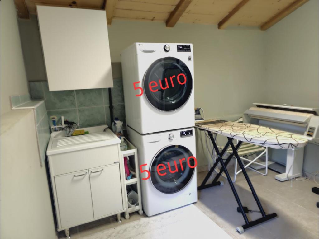 Dapur atau dapur kecil di Apartment in Rovinj with balcony, air conditioning, WiFi, washing machine 5116-1