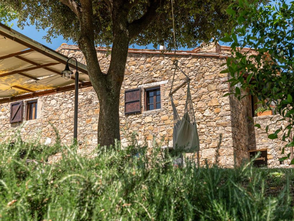 Vonkajšia záhrada v ubytovaní Holiday Home Montecavallo by Interhome