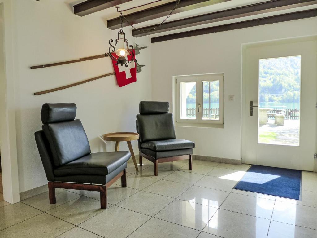 Posezení v ubytování Holiday Home Chalet Aaregg by Interhome