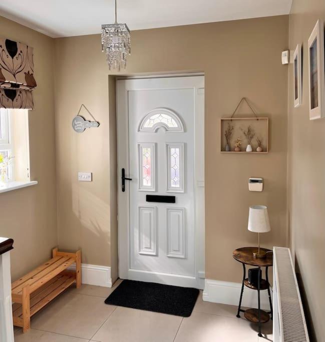 Fotografie z fotogalerie ubytování Spacious 4 BR, Perfect Location v destinaci Buncrana