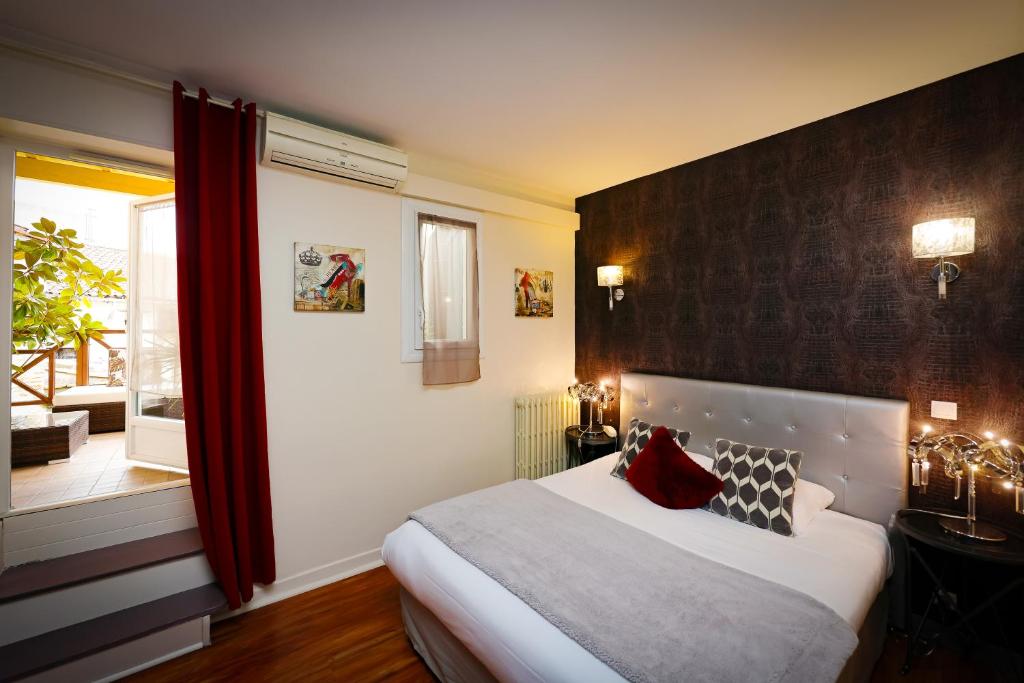 Charming Hôtel - Les Pasteliers - Premium Balneo Double Room With Private Terrace