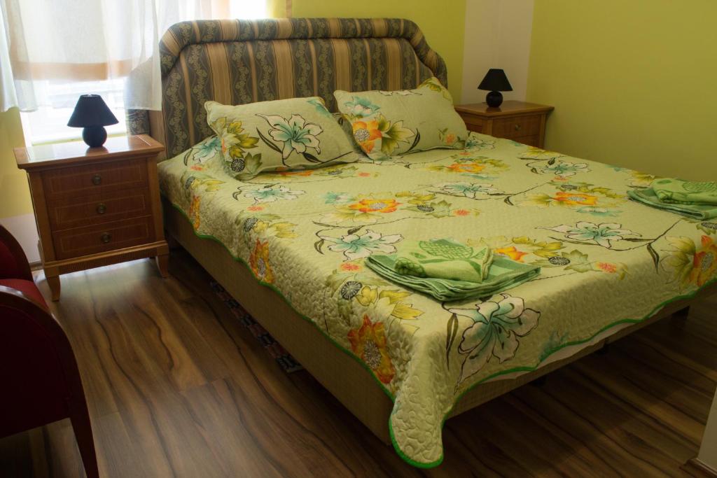 Postel nebo postele na pokoji v ubytování Rooms Cristal Roche