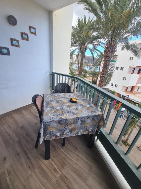 Balkón nebo terasa v ubytování EL CARMEN beach apartment