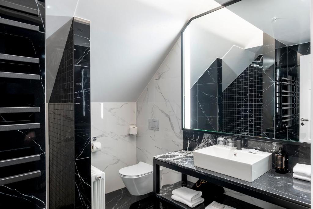 Hotel Reykjavík Saga - Resim 24