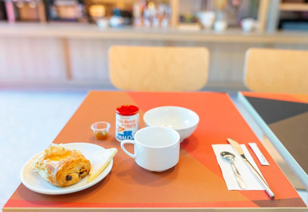 B&B HOTEL Nantes Centre - Resim 13