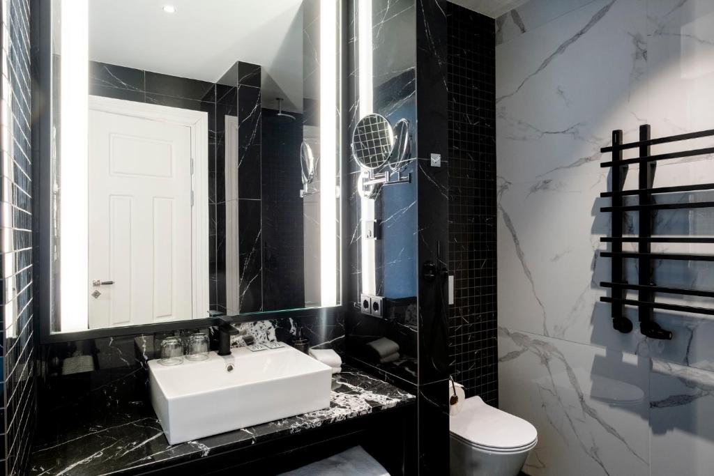 Hotel Reykjavík Saga - Resim 17