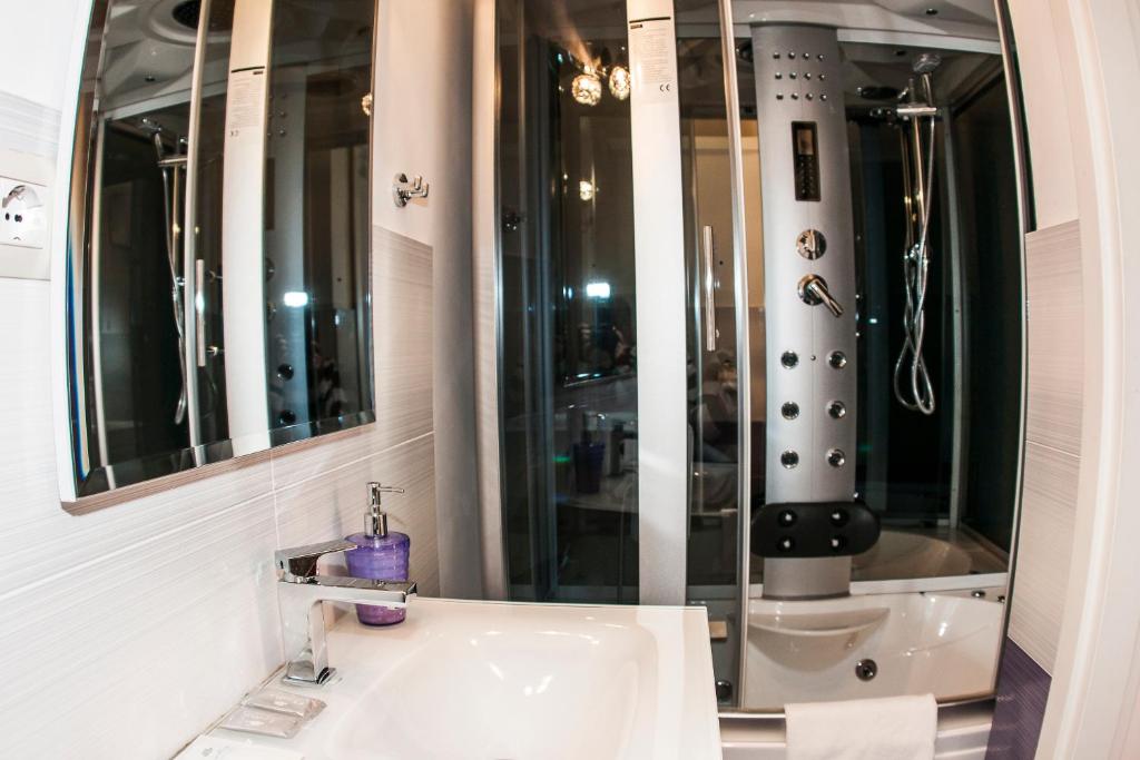 Gio' Suites - Superior Double Room With Hot Tub