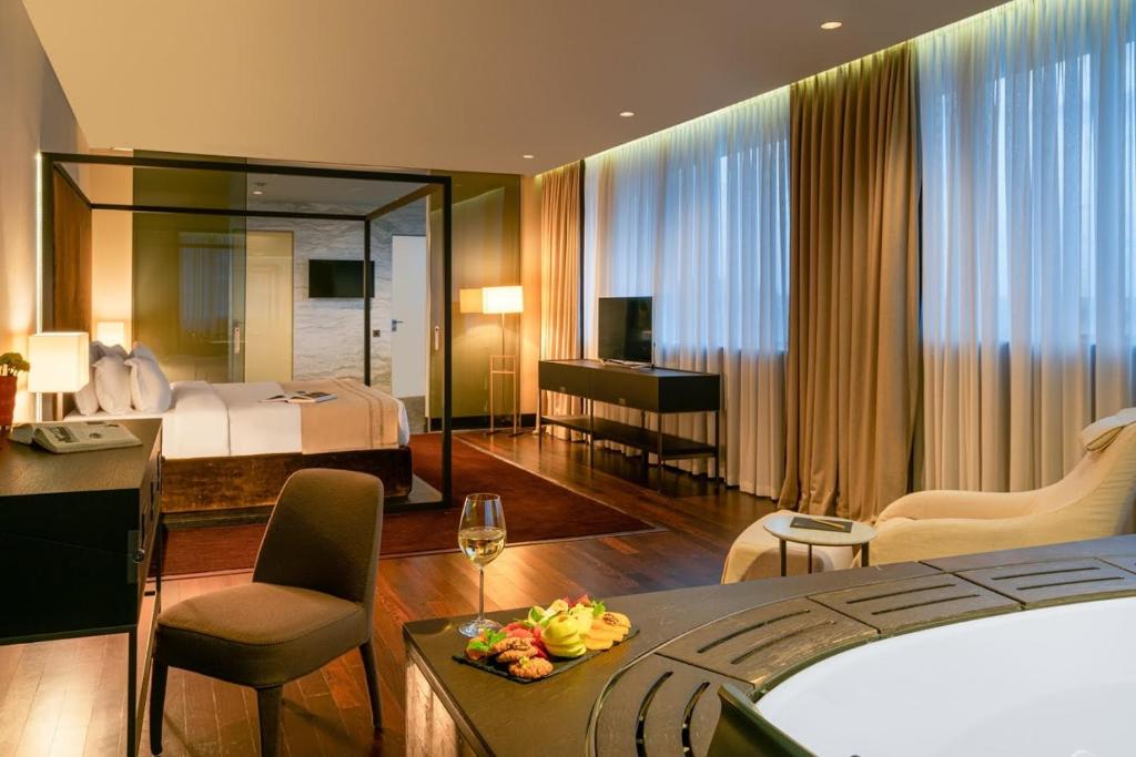 BERDS Hotel Chisinau - MGallery Collection - Prestige King Suite