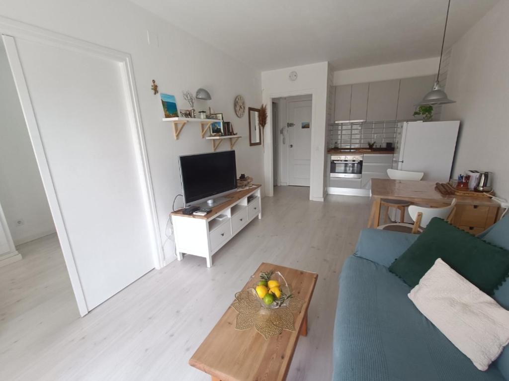 Kuchyňa alebo kuchynka v ubytovaní Cozy apartment with pool close to beach & nature