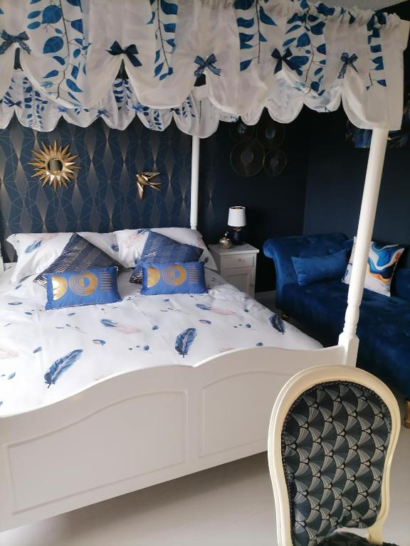 Chez Fabiola et Alain - Chambre Double De Luxe (2 Adultes + 1 Enfant)