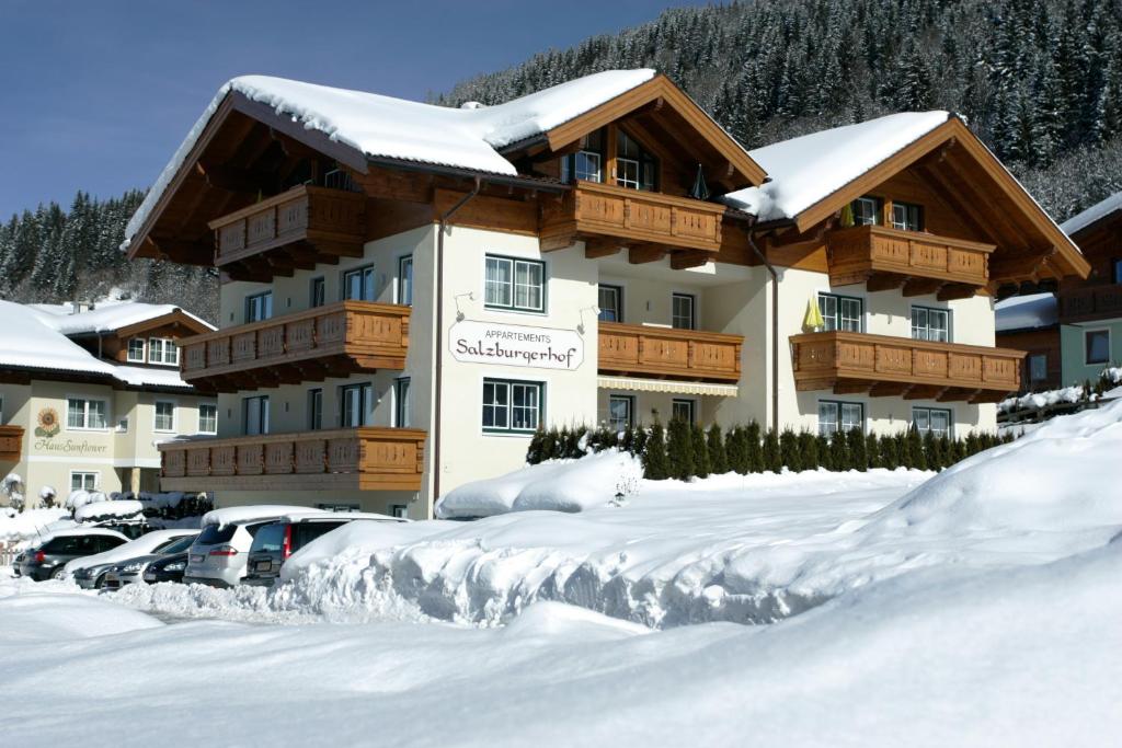 Appartements Salzburgerhof during the winter