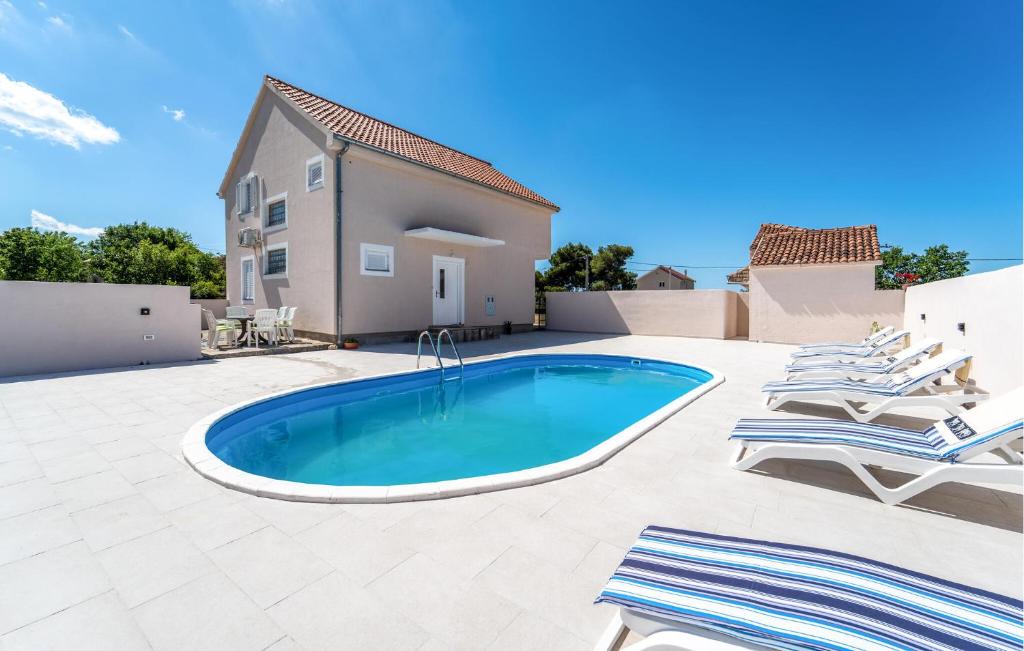 Awesome Home In Benkovac With Wifi