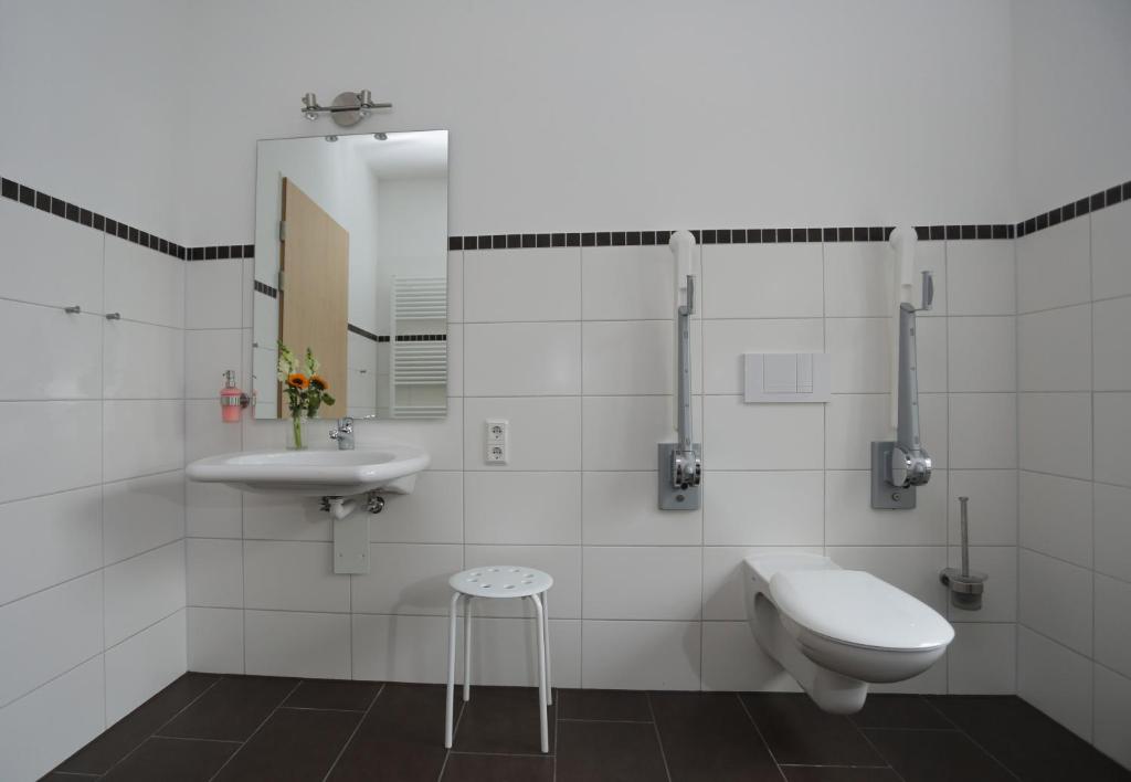BEWOS Gästehaus - Double Room - Disability Access