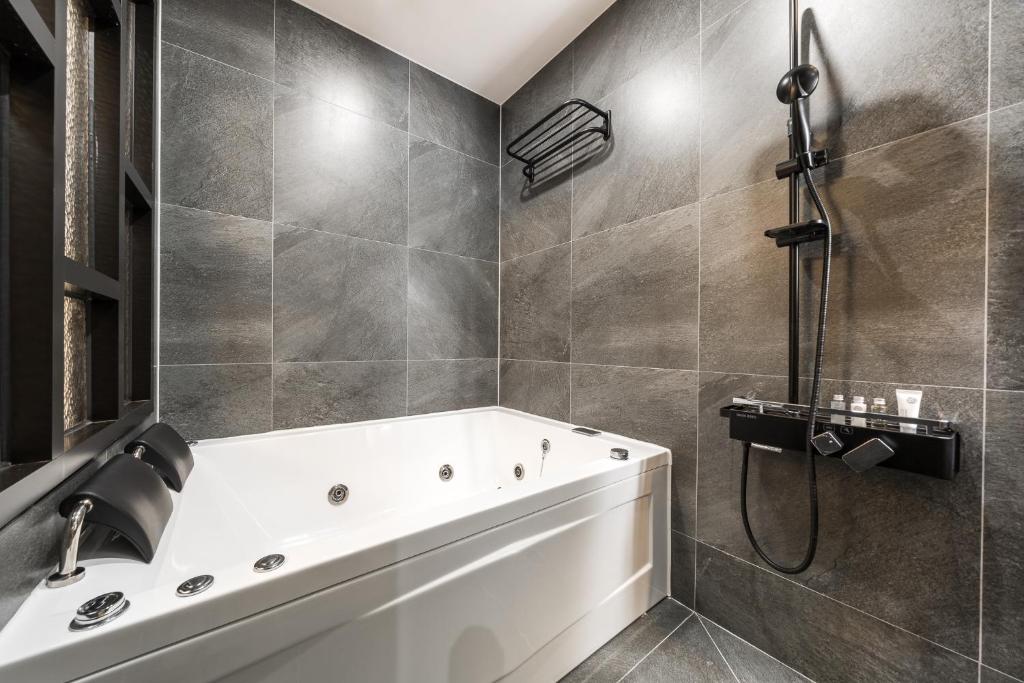 Koupelna v ubytování Hotel Haedeun