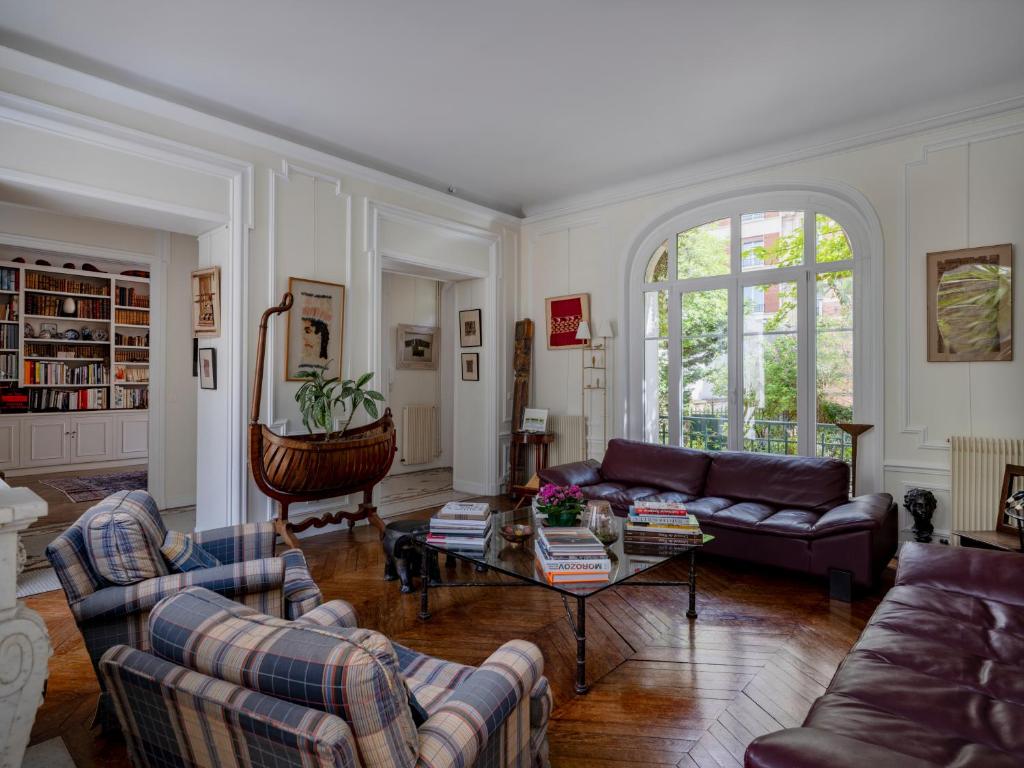 Area tempat duduk di Paris Mozart Prestige Residence