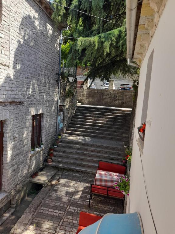 Fotografie z fotogalerie ubytování Guest House Ani v destinaci Gjirokastër