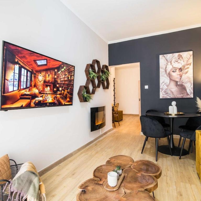 A seating area at Classy Apartment in Athens