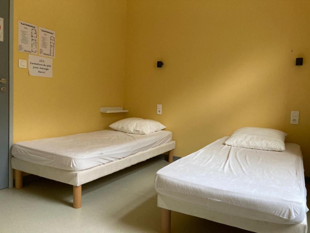 Ostal Scrignac - Gîte d'étape de la Gare - Twin Room Met Eigen Badkamer