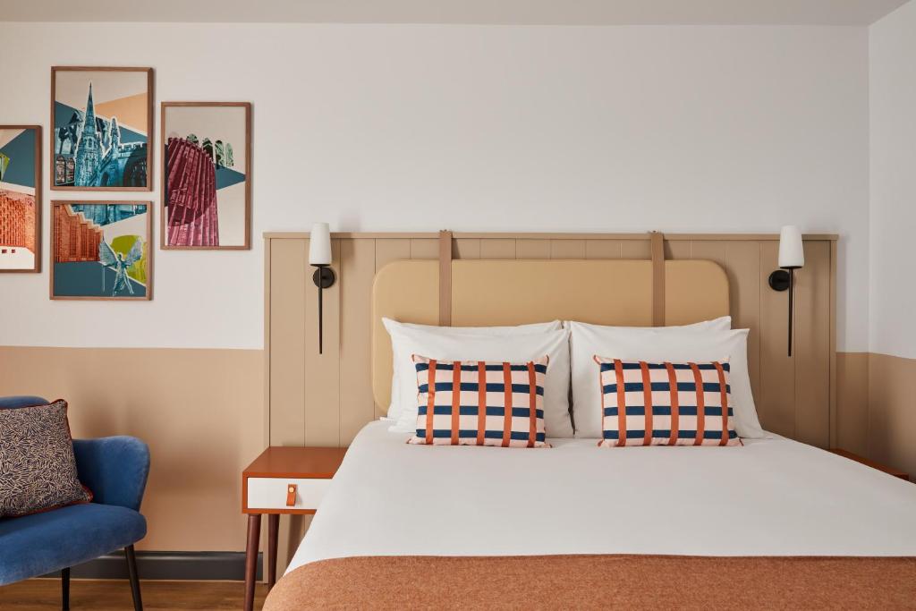 Postel nebo postele na pokoji v ubytování Hotel Indigo Coventry by IHG