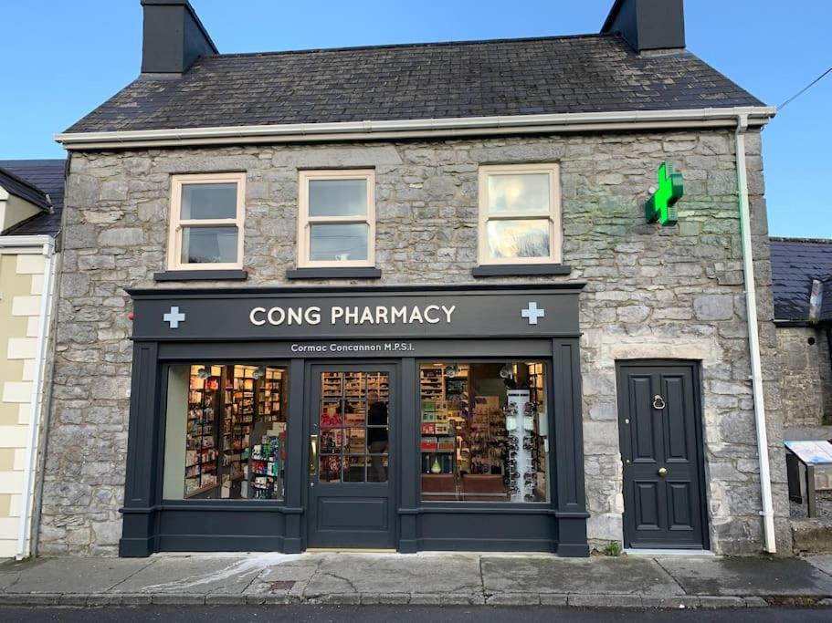 Certifikát, hodnocení, plakát nebo jiný dokument vystavený v ubytování The Apothecary