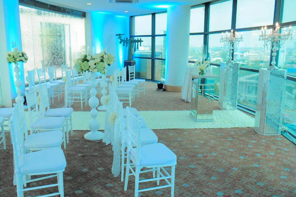 Restaurace v ubytování Menara Peninsula Hotel