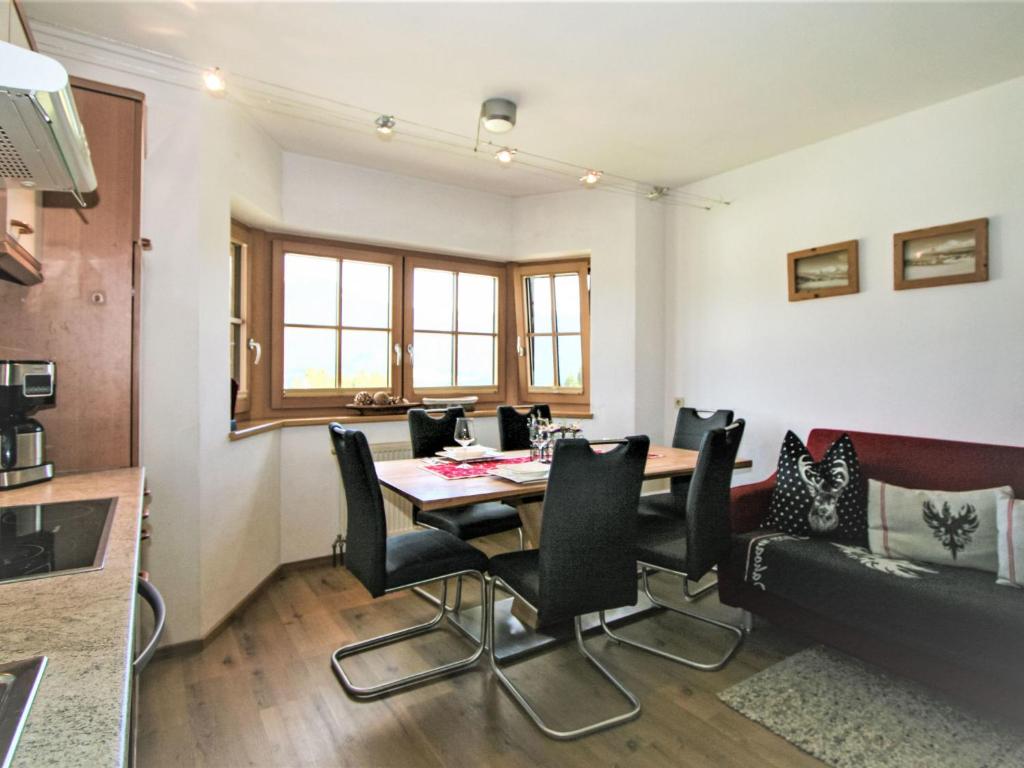 Posezení v ubytování Apartment Christine by Interhome