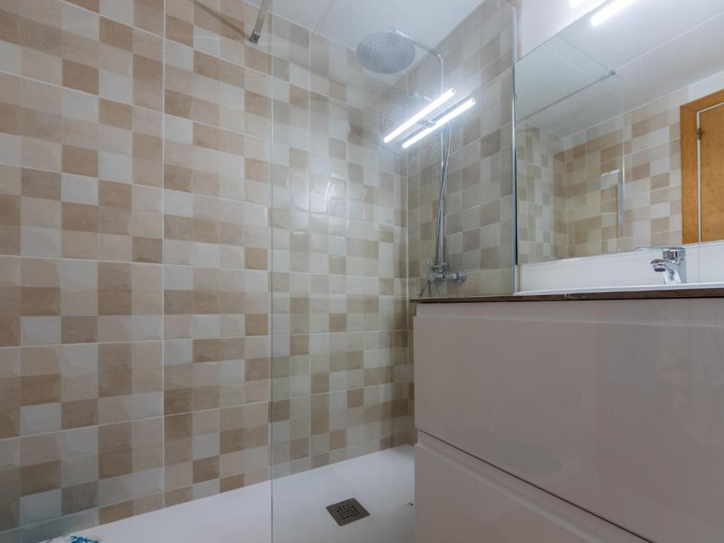 A bathroom at Apartment Els Pins Eduardo-7 by Interhome